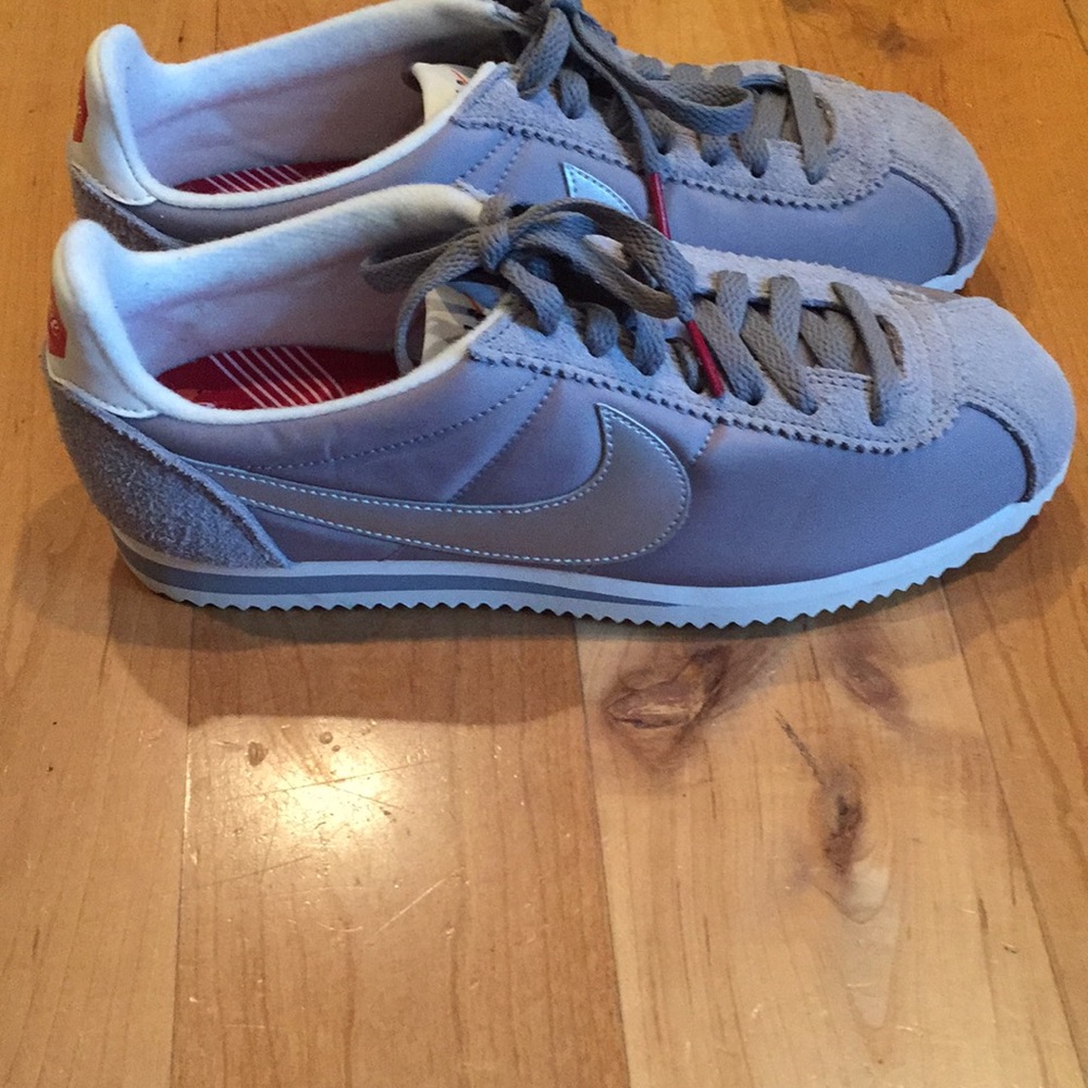 Nike Cortez Shoes - Picture 2 of 5